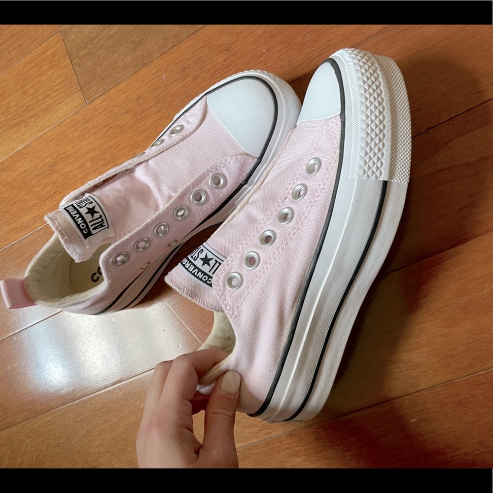 Converse tieless platform sneakers